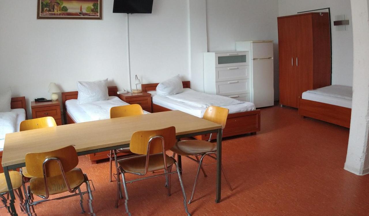Hostel Am Kurtti Берлин Экстерьер фото